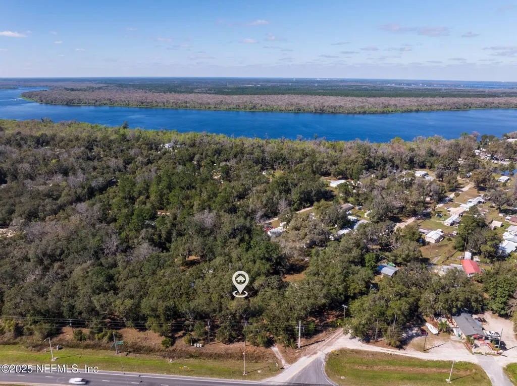 751 S Highway 17 San Mateo FL 32187