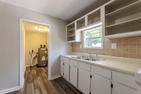 4242 Turton Avenue Jacksonville FL 32208