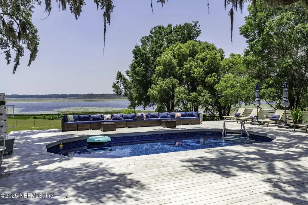 561 SE Lakeview Drive Keystone Heights FL 32656