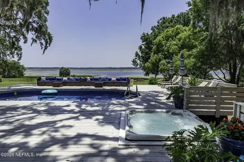 561 SE Lakeview Drive Keystone Heights FL 32656