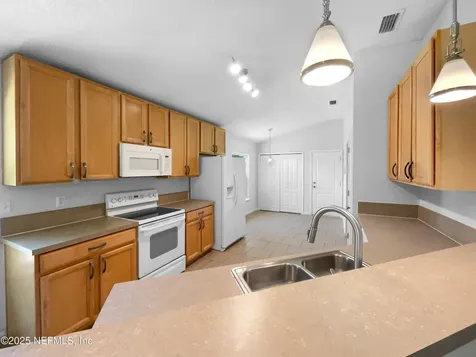 8508 Staplehurst Drive W Jacksonville FL 32244