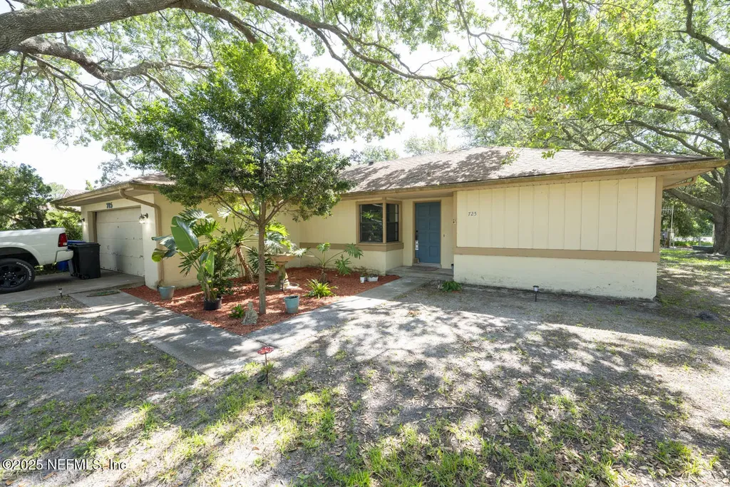 725 Medina Avenue St. Augustine FL 32086