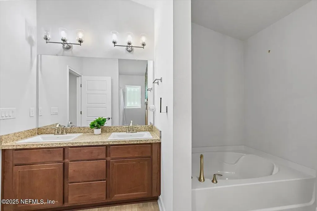 8088 Belsay Circle Jacksonville FL 32219