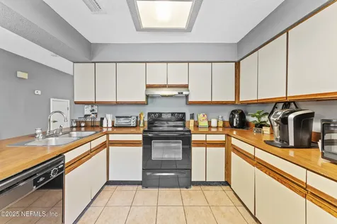 4815 Kingsmeadow Lane Jacksonville FL 32217