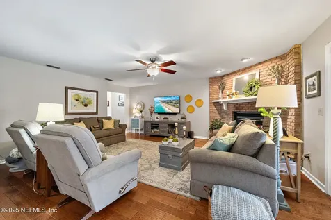5627 Columbia Place Jacksonville FL 32210