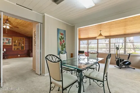 817 1st Avenue Welaka FL 32193