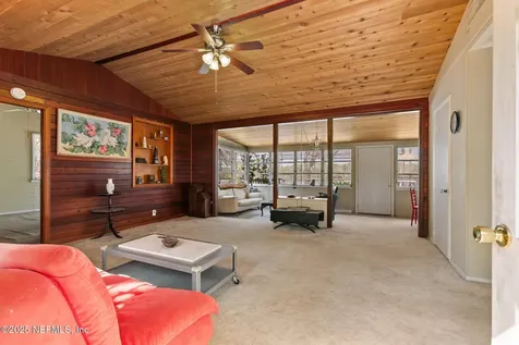 817 1st Avenue Welaka FL 32193