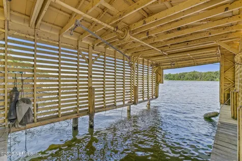817 1st Avenue Welaka FL 32193