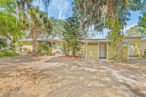 817 1st Avenue Welaka FL 32193