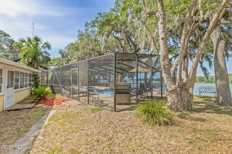 817 1st Avenue Welaka FL 32193