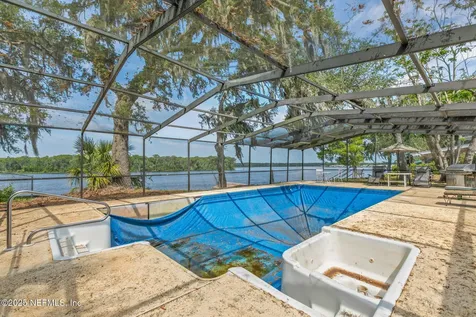 817 1st Avenue Welaka FL 32193
