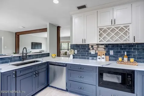 2377 Wilmont Avenue Jacksonville FL 32218