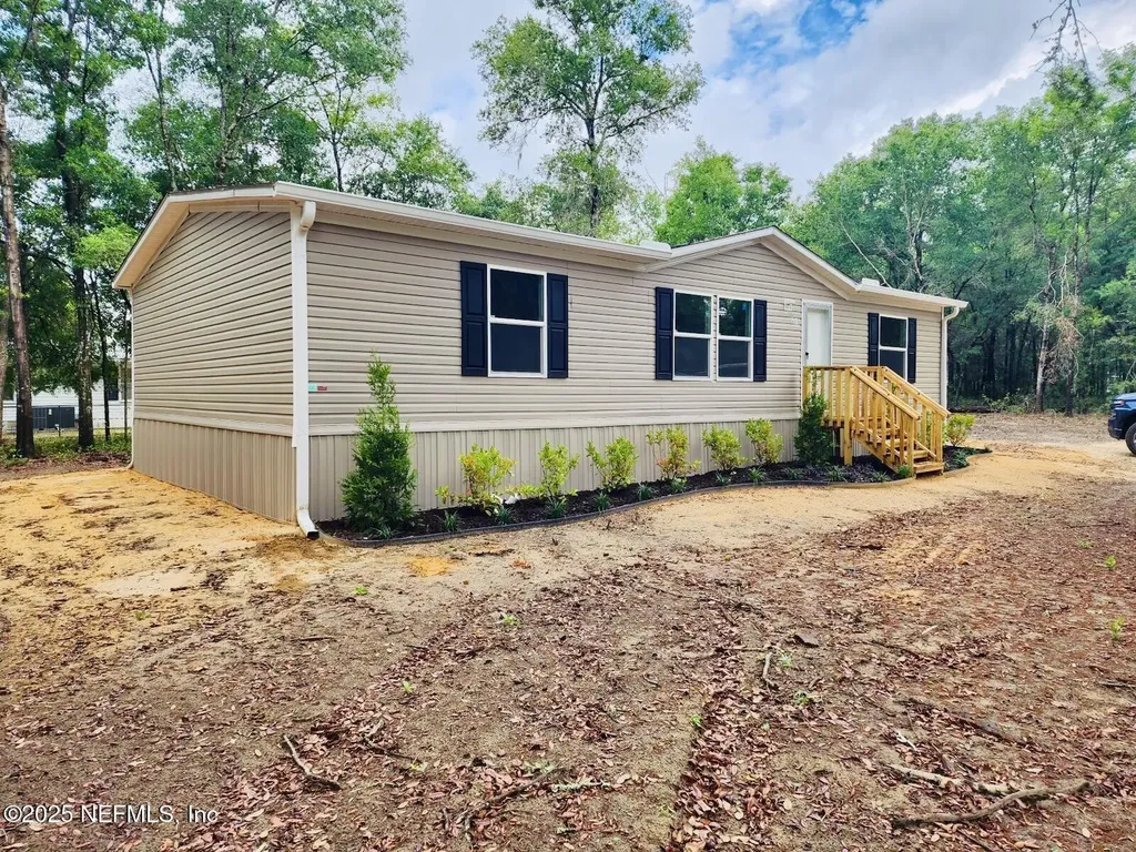 221 Maltas Avenue Interlachen FL 32148