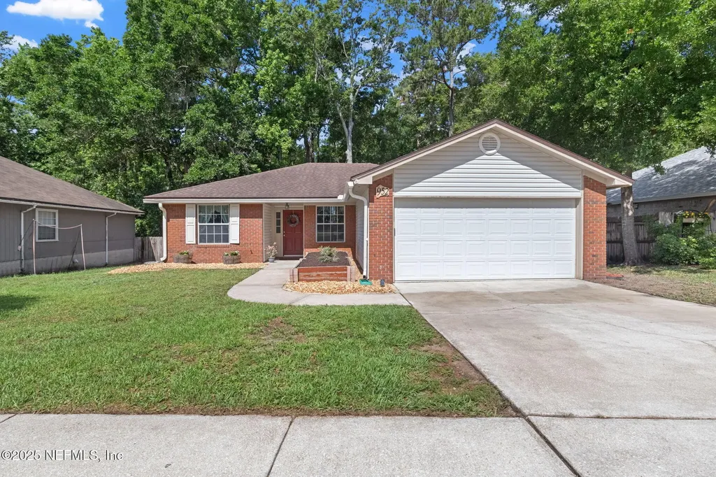 952 Long Lake Drive Jacksonville FL 32225