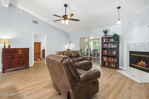 952 Long Lake Drive Jacksonville FL 32225