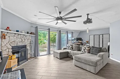 1167 Romaine Circle E Jacksonville FL 32225