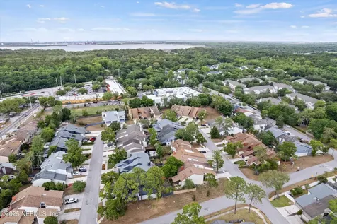 1167 Romaine Circle E Jacksonville FL 32225