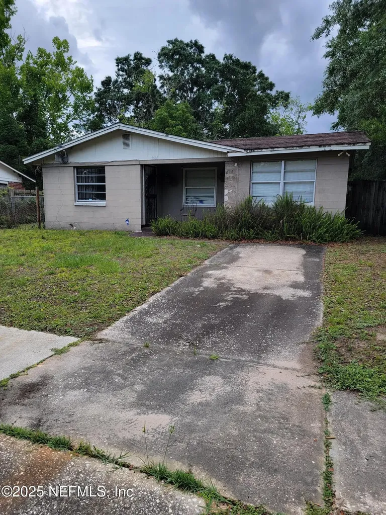 7614 John F Kennedy Drive E Jacksonville FL 32219