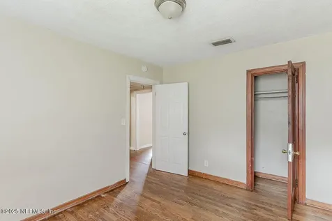 8057 Oakwood Street Jacksonville FL 32208