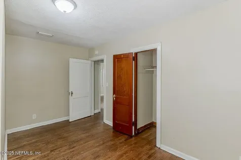 8057 Oakwood Street Jacksonville FL 32208