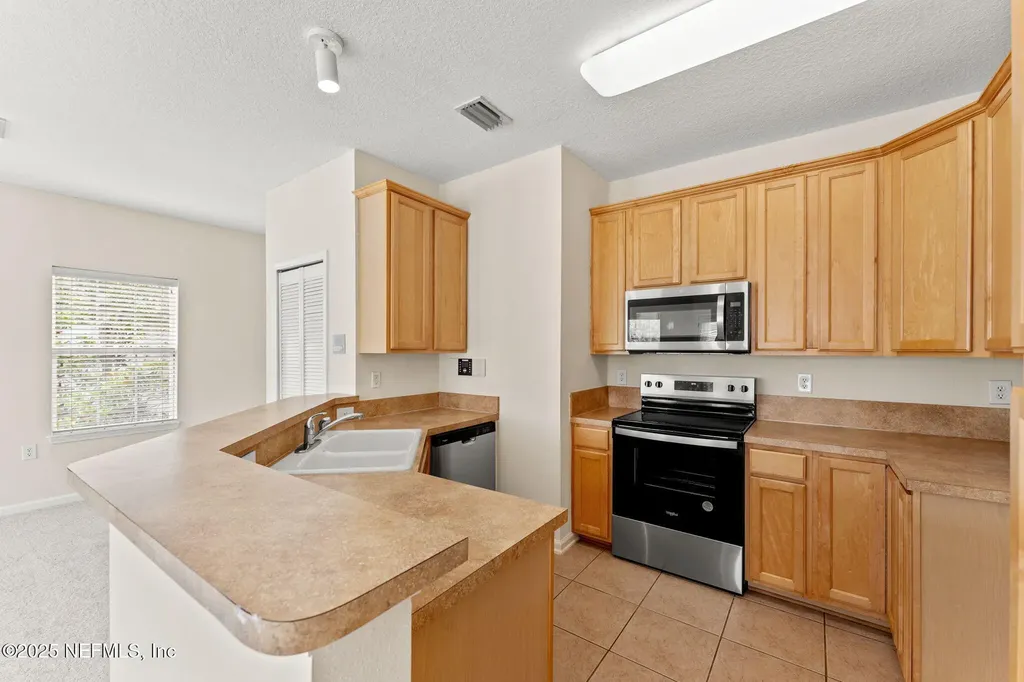 7151 Deerfoot Point Circle Jacksonville FL 32256