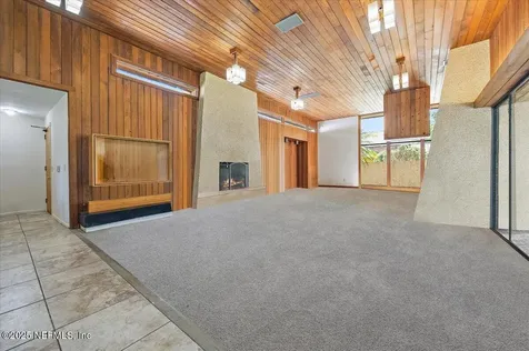 7868 Woodsdale Lane Jacksonville FL 32256