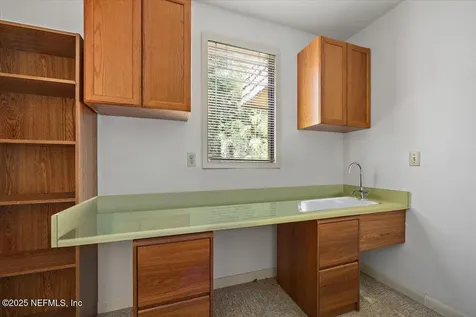7868 Woodsdale Lane Jacksonville FL 32256