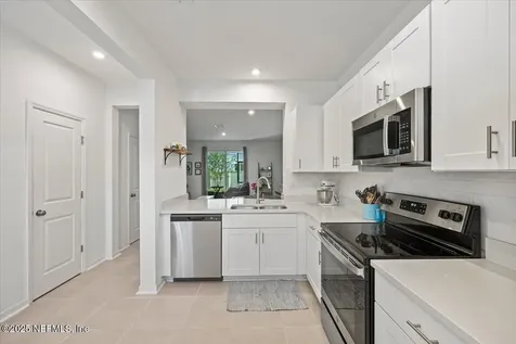 325 Annies Place Jacksonville FL 32218