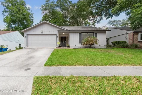 1469 Classic Oak Road W Jacksonville FL 32225