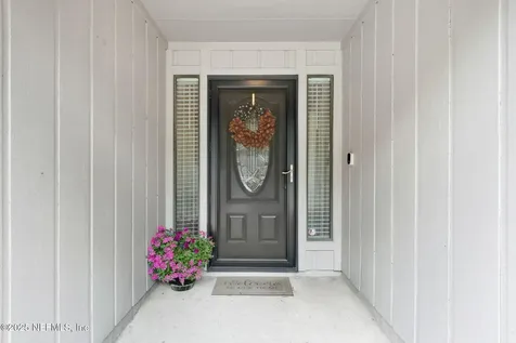 1469 Classic Oak Road W Jacksonville FL 32225