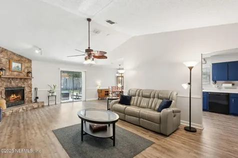1469 Classic Oak Road W Jacksonville FL 32225