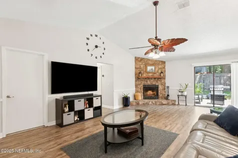 1469 Classic Oak Road W Jacksonville FL 32225