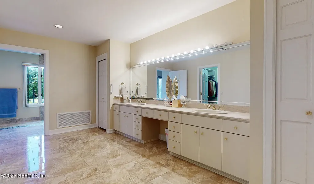 7987 Hollyridge Road Jacksonville FL 32256