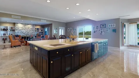 7987 Hollyridge Road Jacksonville FL 32256