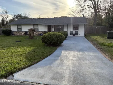 425 Roberts Street S Green Cove Springs FL 32043