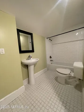 2741 Oak Street Jacksonville FL 32205
