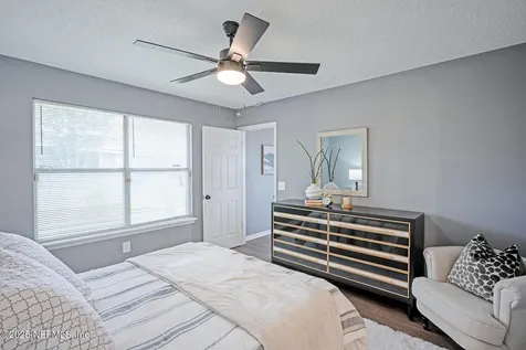 6737 Newgate Circle E Jacksonville FL 32244