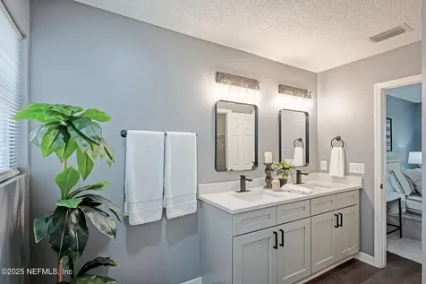 6737 Newgate Circle E Jacksonville FL 32244