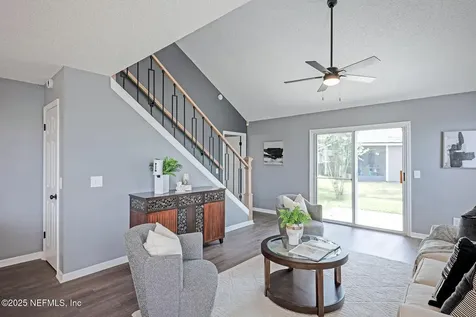 6737 Newgate Circle E Jacksonville FL 32244