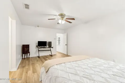 1668 Tutbury Court Jacksonville FL 32246