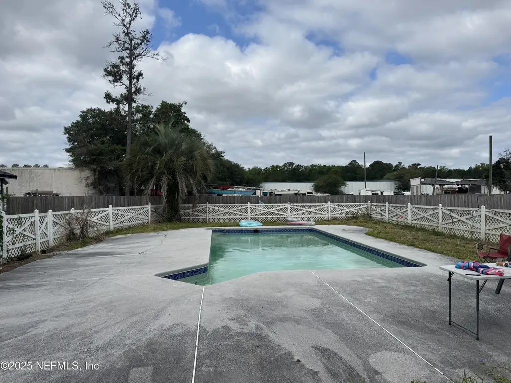 5515/5517 Shad Road Jacksonville FL 32257