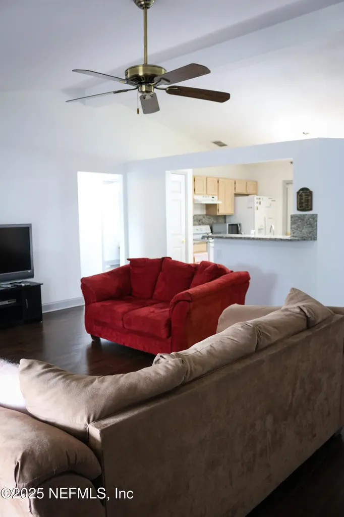 7589 Ginger Tea Trail W Jacksonville FL 32244
