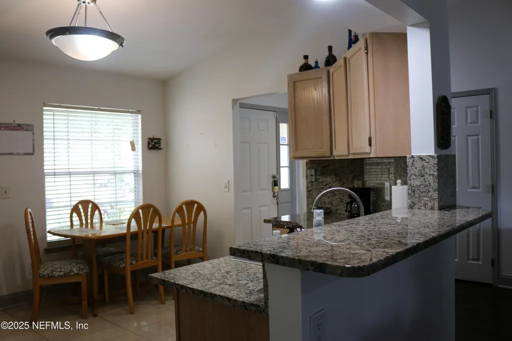 7589 Ginger Tea Trail W Jacksonville FL 32244