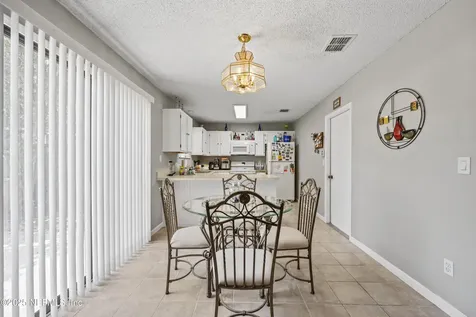 7713 Pepper Circle W Jacksonville FL 32244