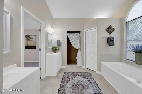 11537 Sweetwater Oaks Drive W Jacksonville FL 32223