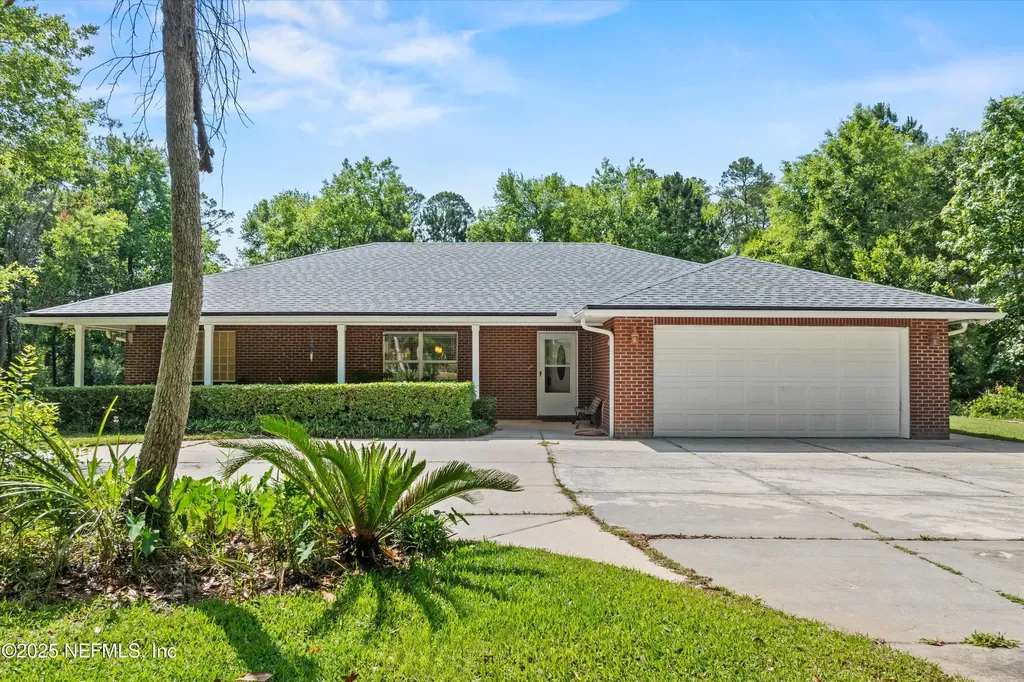 2717 Poinsettia Avenue Middleburg FL 32068
