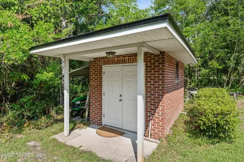 2717 Poinsettia Avenue Middleburg FL 32068