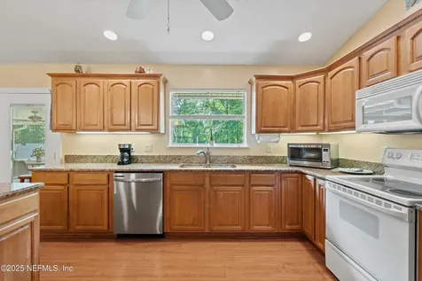 2717 Poinsettia Avenue Middleburg FL 32068