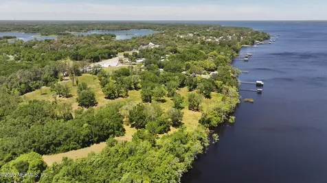 2570 Highway 17 Crescent City FL 32112