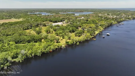 2570 Highway 17 Crescent City FL 32112
